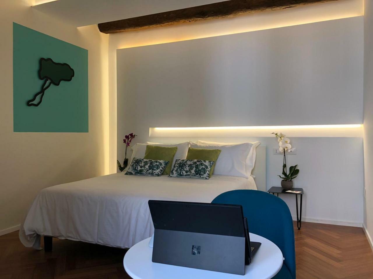 Duetto Al Duomo Hotell Napoli Eksteriør bilde